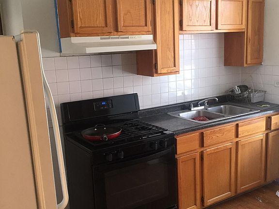 2nd image of 2859 N Sawyer Ave #1