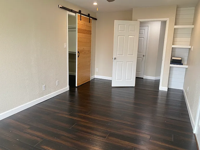 2920 Pinehurst Ln — Photo 33