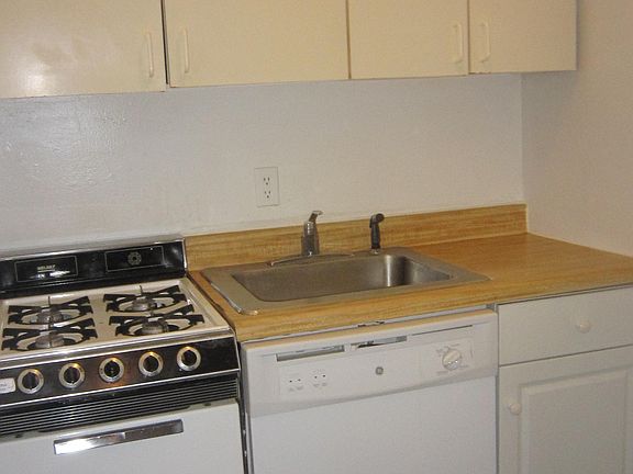 5th image of 229 E 29th St APT 5E