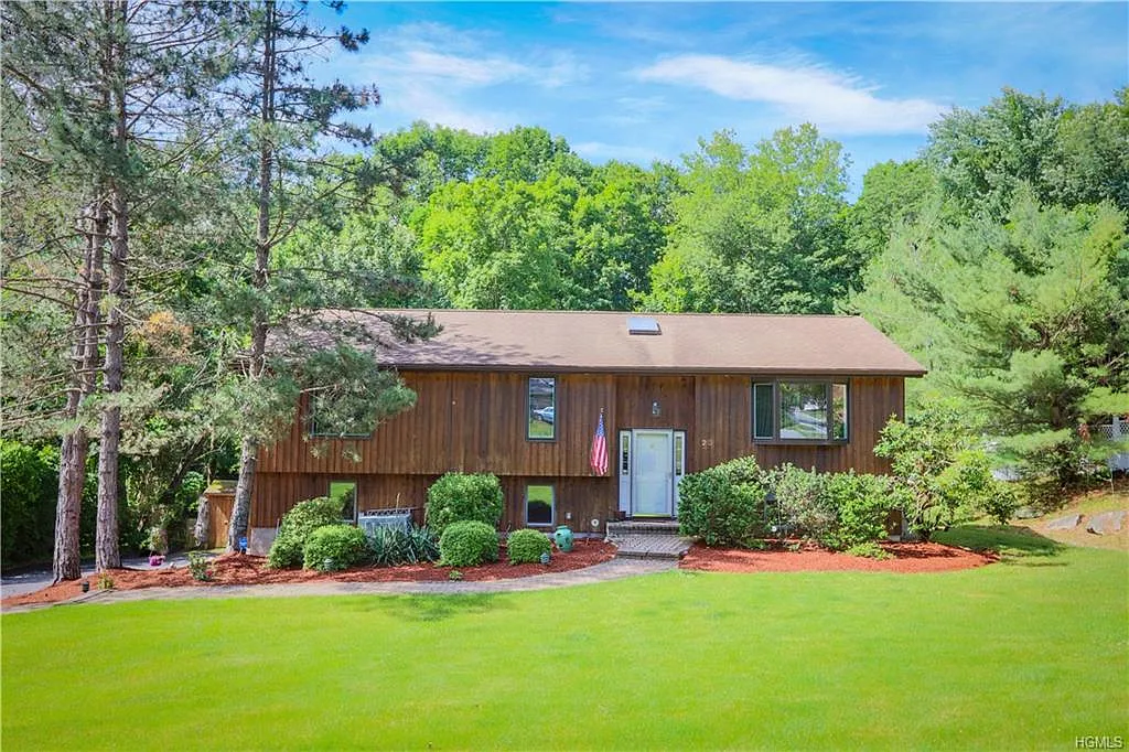 23 Mandy Ln photo 1