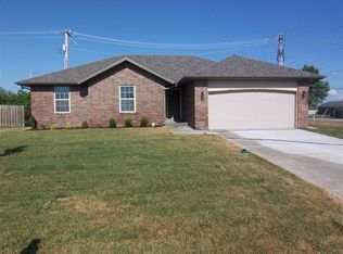 2192 E Chelsea St, Republic, MO 65738