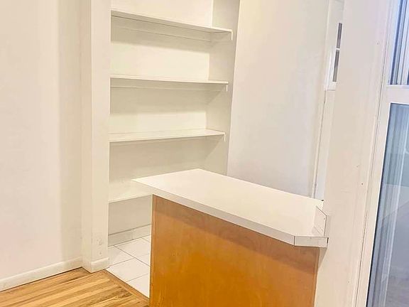 3rd image of 208 W 80th St #3B1