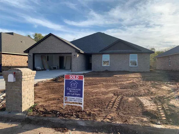 106 NW Elm Ave, Cache, OK 73527