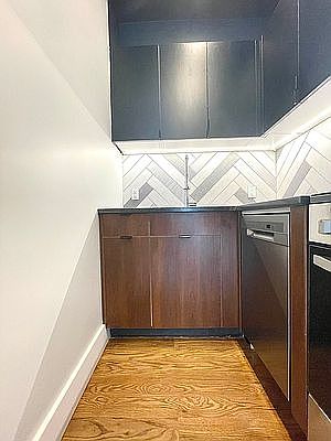 5th image of 1352 Jefferson Ave #2H