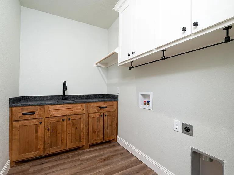 133 Bell St — Photo 17