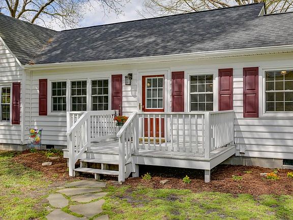 Welcoming front porch - Roof & windows (2019)