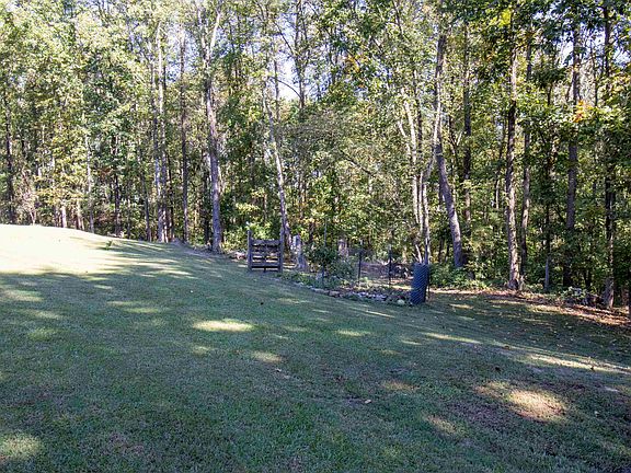 5th image of 106 Hand Rd