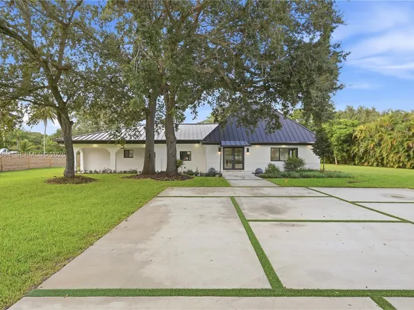 10861 SW 93rd St, Miami, FL 33176