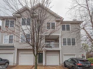 12857 Fair Briar Ln, Fairfax, VA 22033