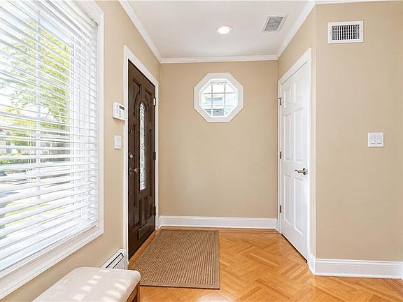 3rd image of 1734 Coleman St