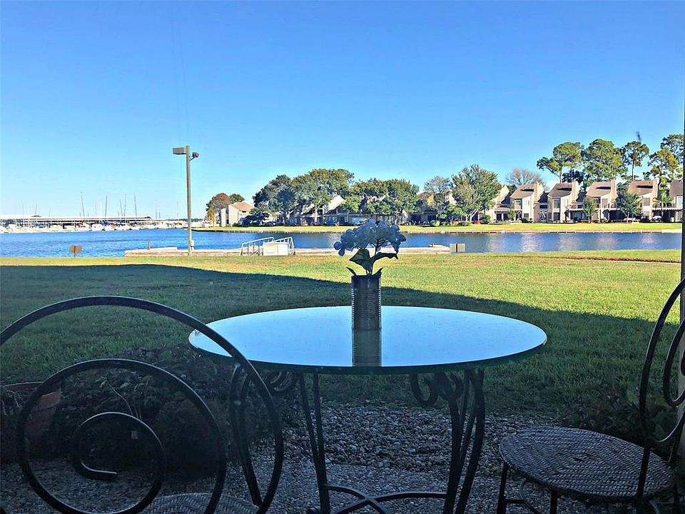 A fantastic place to enjoy coffee and a gorgeous sunrise! I could get used to this!