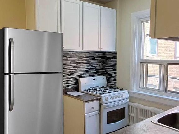5th image of 98 Vaughan Rd #108