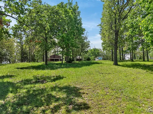 25990 Pennington Dr, Lebanon, MO 65536