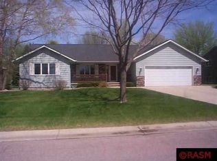 2333 Snowbird Ln, North Mankato, MN 56003