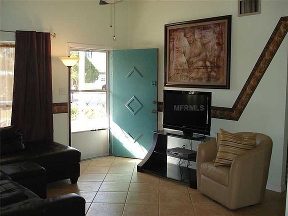 2nd image of 319 W Cornelius Cir