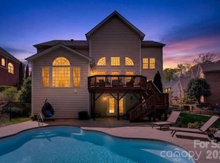330 Chancelot Ln, Fort Mill, SC 29708