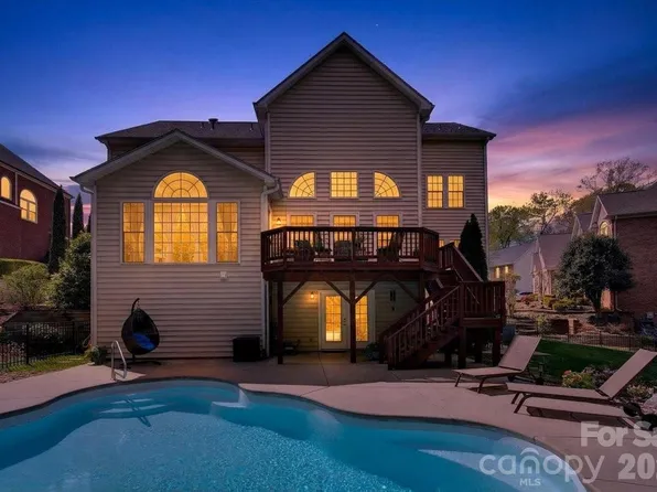 330 Chancelot Ln, Fort Mill, SC 29708