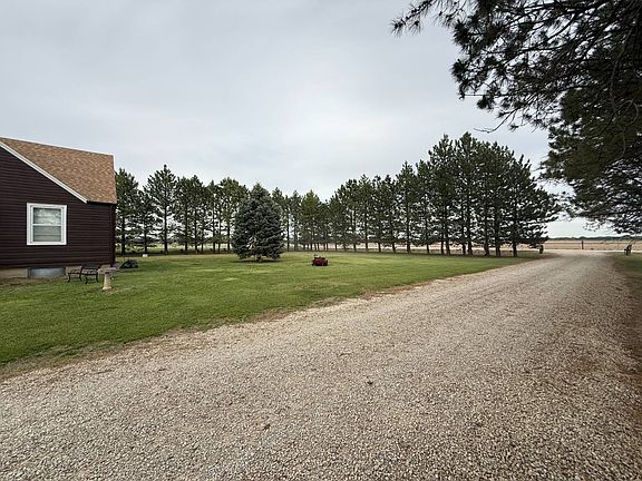 2nd image of 307 N 50th Rd