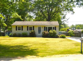 13 Maplewood Ave, Windham, ME 04062