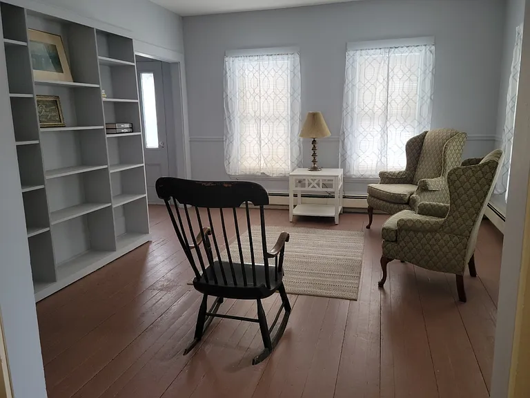 262 Center St — Photo 3
