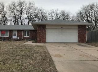 203 N Willow Dr, Derby, KS 67037