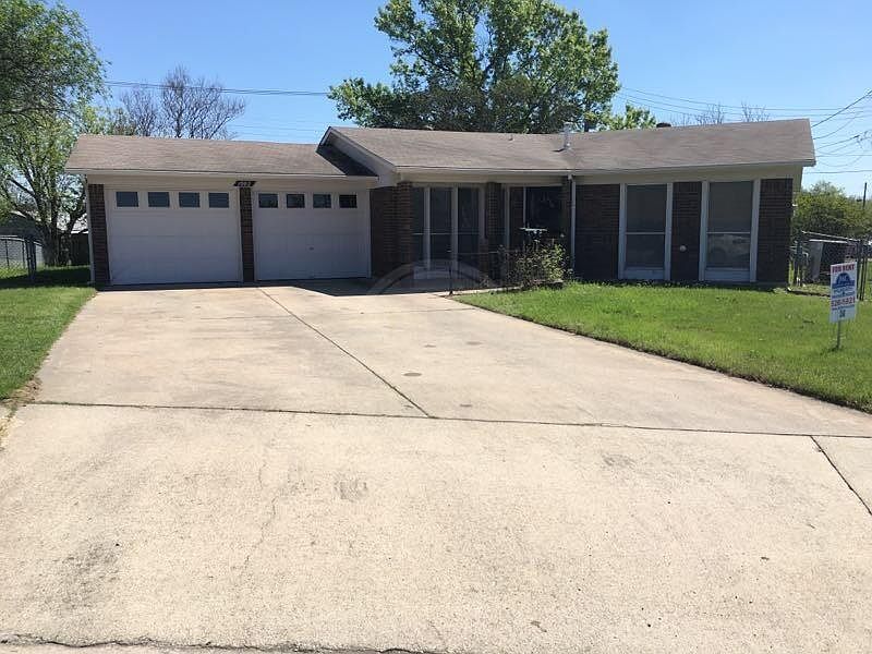 1st image of 1002 Mary Jane Cir
