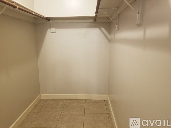 4th image of 2572 Emerson Dr SE