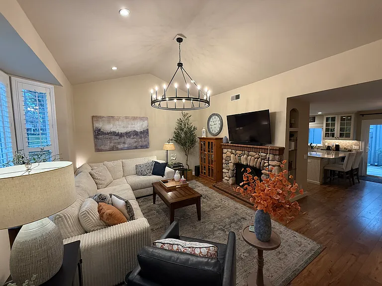 Sycamore Cir — Photo 8