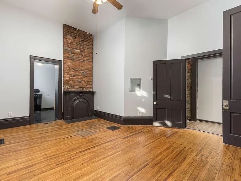 1142 S. 6th Street — Photo 4
