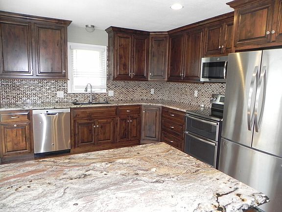 4th image of 3001 S Peck Dr