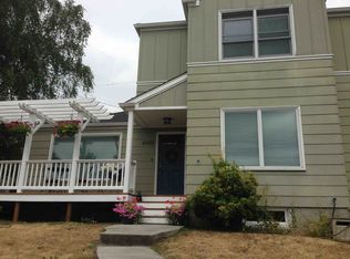 4502 Stanford Ave NE, Seattle, WA 98105