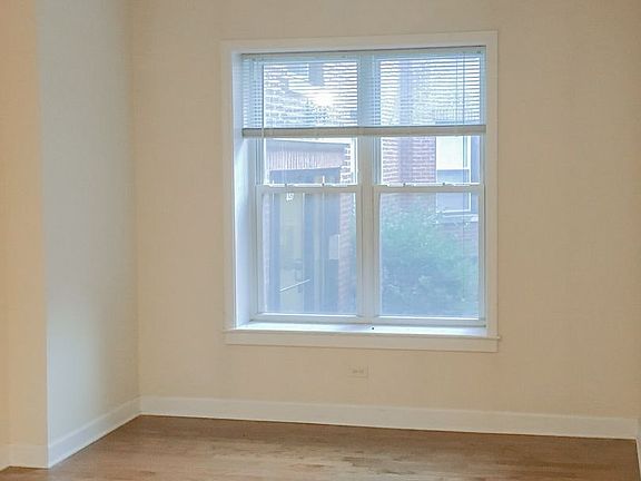 4th image of 855-1 W Cornelia Ave #1W