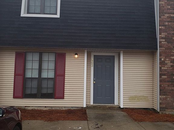 2nd image of 903 Parkwood Dr APT 403