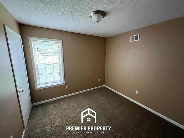 2049 Pennel Cv — Photo 20