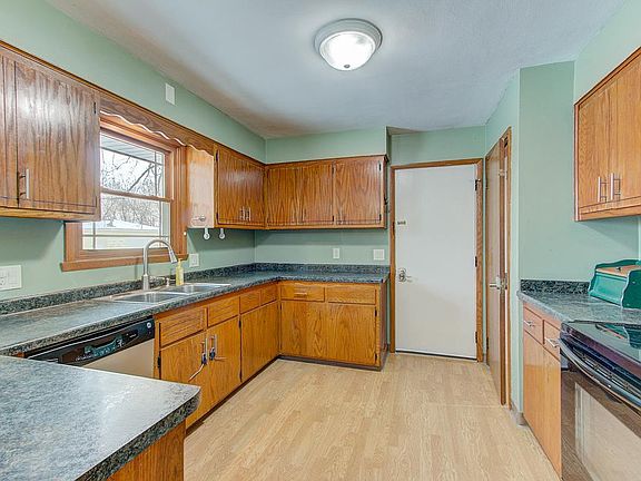 3rd image of 1473 Marquette St