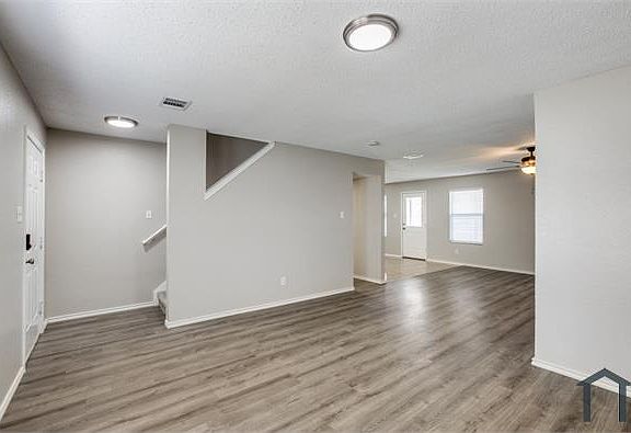 3rd image of 3920 Stonewick Ct