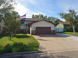 2915 W Central Ave, Minot, ND 58701