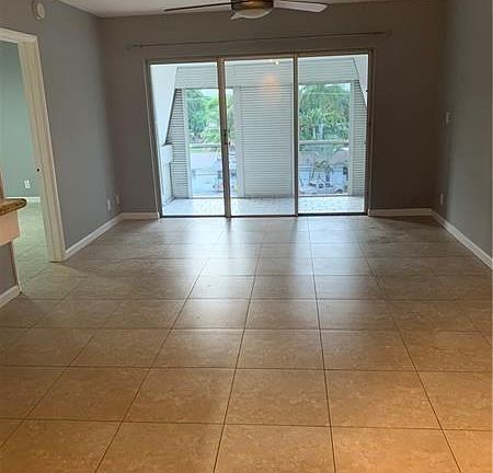 5th image of 3040 NE 16th Ave APT 405