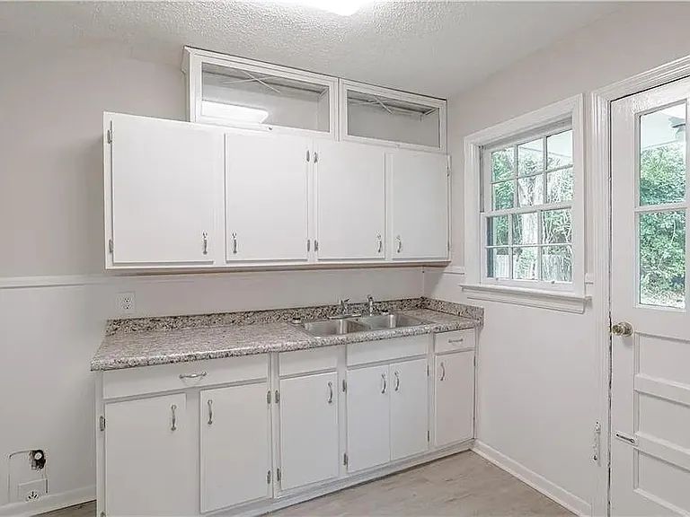 2403 S Octavia Dr — Photo 6