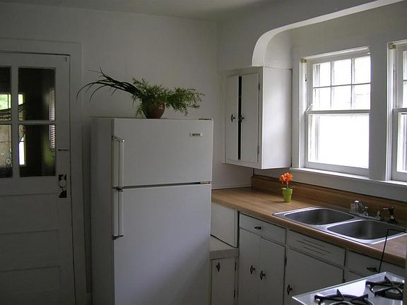 2nd image of 314 W La Salle Ave