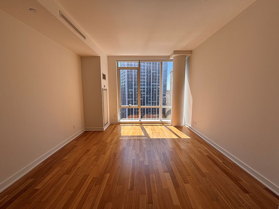 1st image of 885 6th Ave #28B