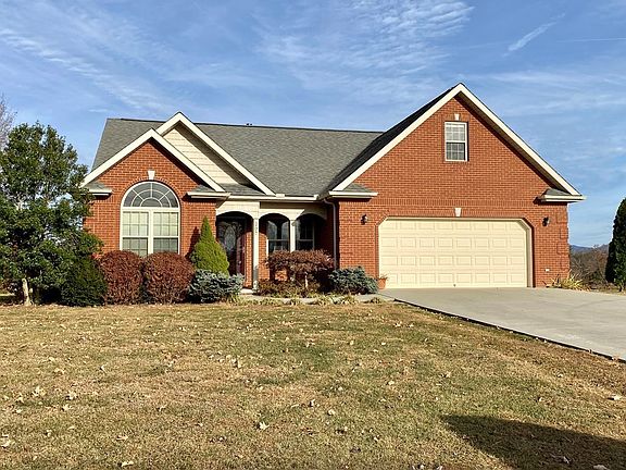 2nd image of 207 N Ridge Dr