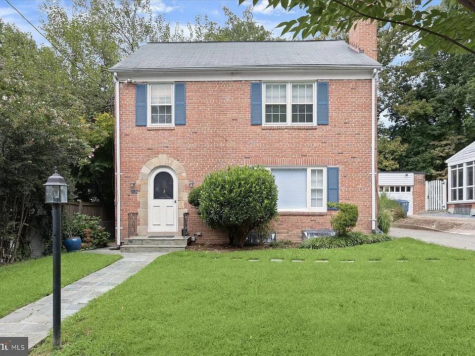 2925 Kanawha St NW