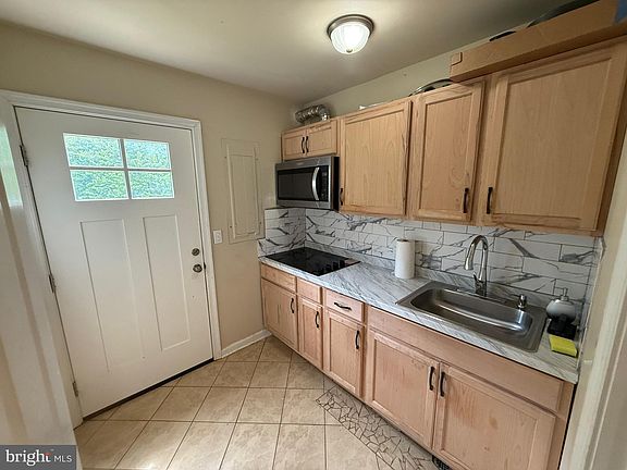 2nd image of 7 Patton Ln