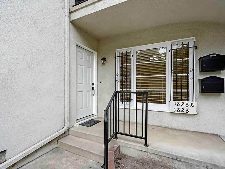 1826 W. Silverlake Dr — Photo 4