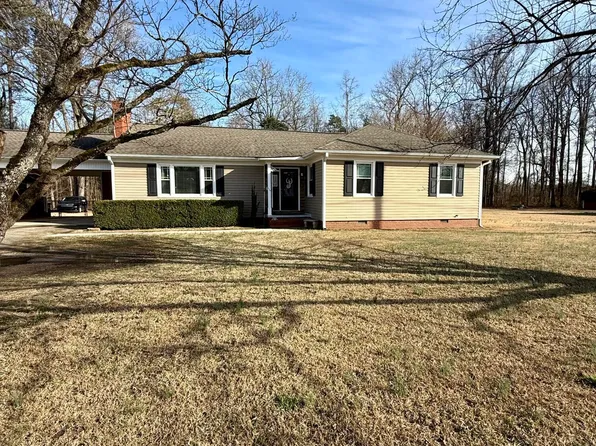 1689 Amelia Church Rd, Clayton, NC 27520