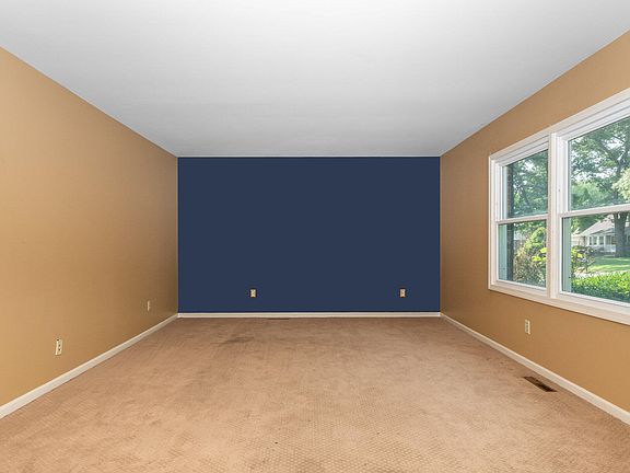 4th image of 2801 W 54th Pl