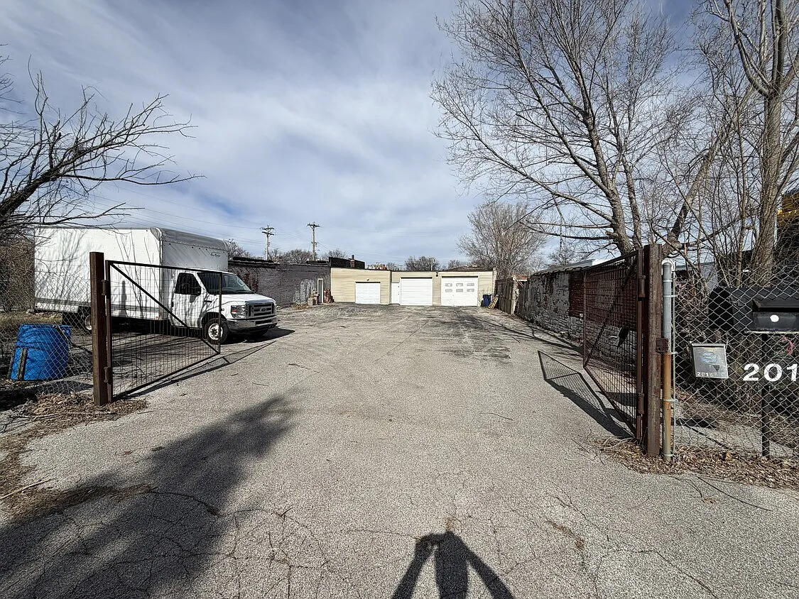 2019 Cushing Street - 1 — Photo 2