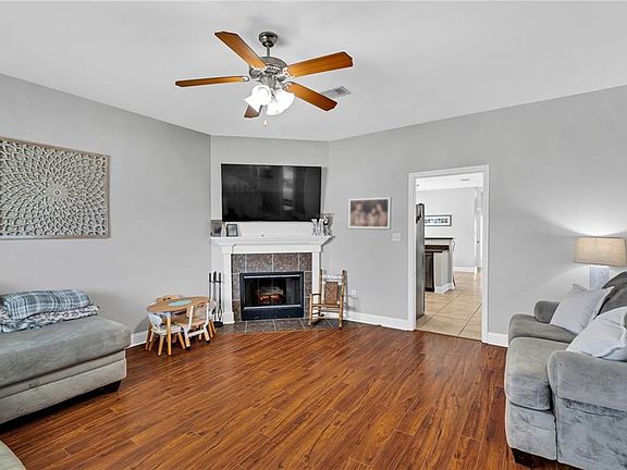 5th image of 2649 Cedar Creek St