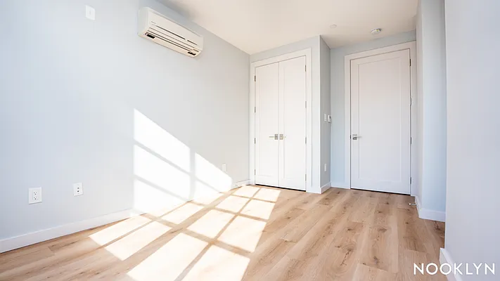 Rented by Nooklyn NYC LLC | media 106